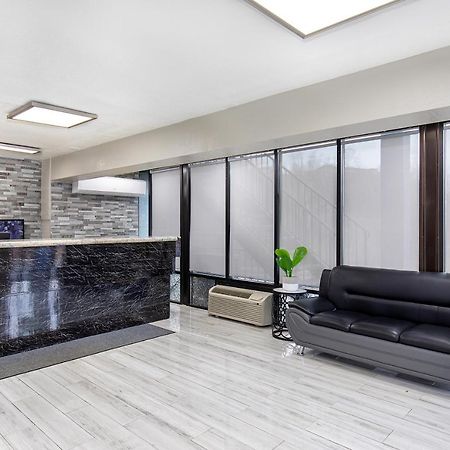 Super 8 By Wyndham Nashville West Εξωτερικό φωτογραφία
