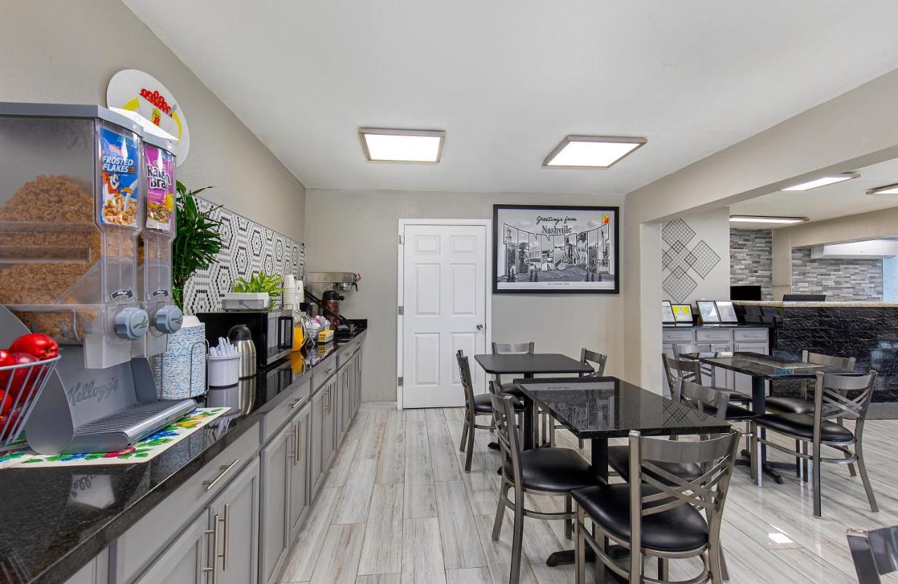 Super 8 By Wyndham Nashville West Εξωτερικό φωτογραφία