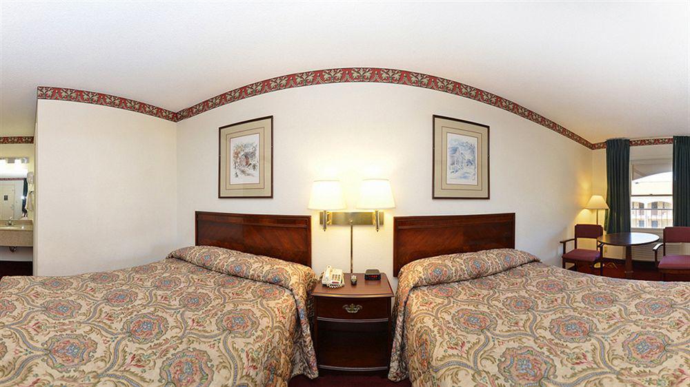 Super 8 By Wyndham Nashville West Εξωτερικό φωτογραφία